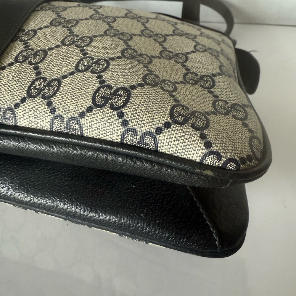 Authentic Gucci Bag. - Picture 10 of 16
